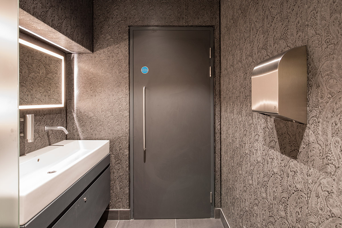 Shadbolt_Steins_Berlin_washroom_2