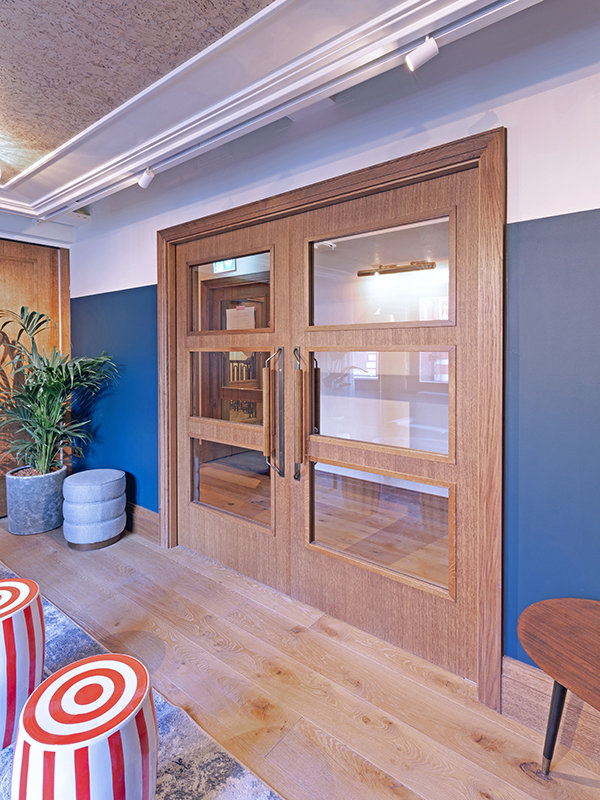 Shadbolt double sliding door at 1 Warwick